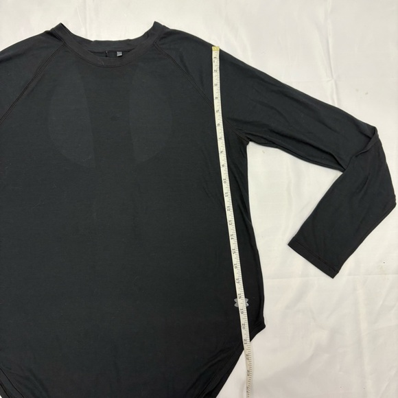 3/$30 Under Armour Women’s Medium (approx) Breathe Open Back Long Sleeve Flow - Picture 5 of 8
